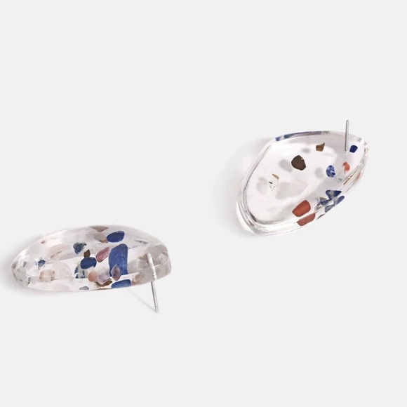 Clear acrylic earrings - Picture 8 of 8